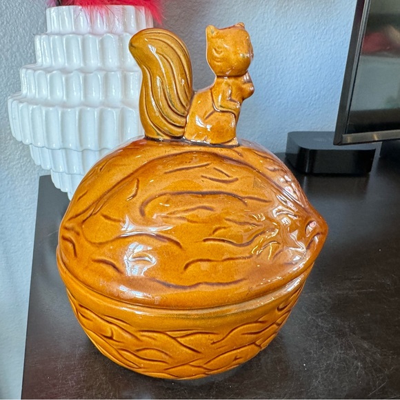 Vintage Other - Vintage Ceramic Squirrel Nut Container Bowl